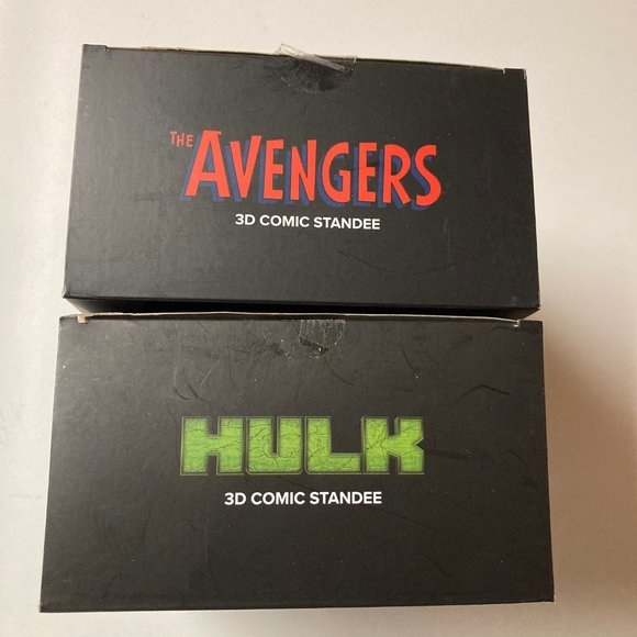 NIB Pair of Marvel Avengers 3D Loot Crate Comic Standees Hulk & Captain America - Picture 5 of 15